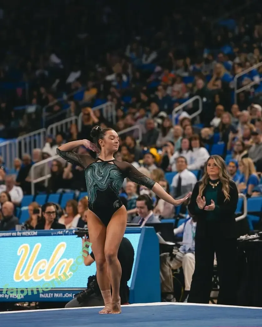 Elle Beaufait nude photo #0007 (ellebeaufait_)