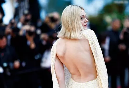 Elle Fanning / ellefanning nude photo #2121