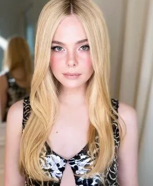 Elle Fanning / ellefanning nude photo #2205