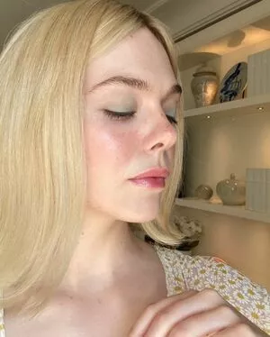 Elle Fanning / ellefanning nude photo #2218