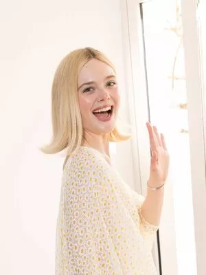 Elle Fanning / ellefanning nude photo #2253