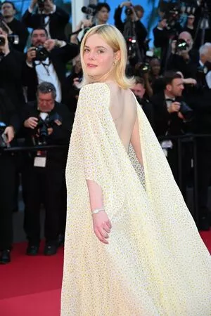 Elle Fanning / ellefanning nude photo #2266