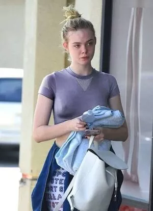 Elle Fanning / ellefanning nude photo #2274