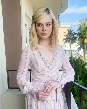 Elle Fanning / ellefanning nude photo #2533