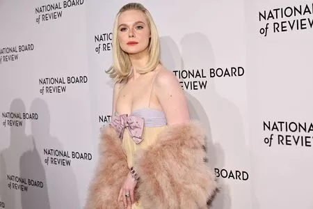 Elle Fanning / ellefanning nude photo #2600