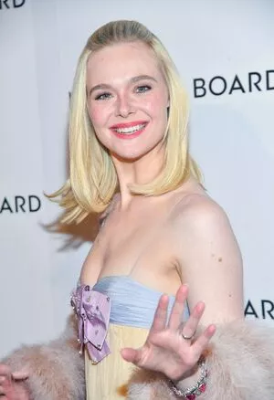 Elle Fanning / ellefanning nude photo #2606