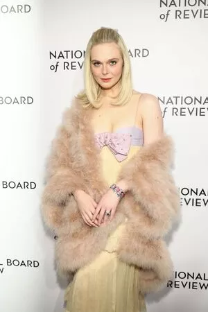 Elle Fanning / ellefanning nude photo #2608