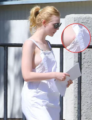 Elle Fanning / ellefanning nude photo #2657