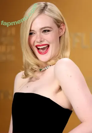 Elle Fanning / ellefanning nude photo #2775