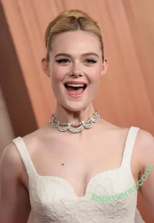 Elle Fanning / ellefanning nude photo #2810