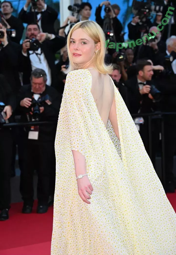 Elle Fanning nude photo #2266 (ellefanning)