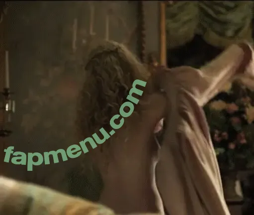 Elle Fanning nude photo #2815 (ellefanning)