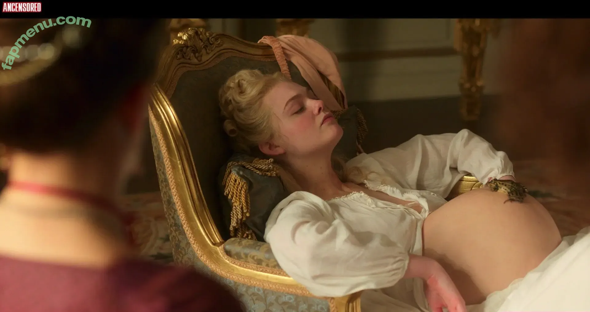 Elle Fanning nude photo #2844 (ellefanning)