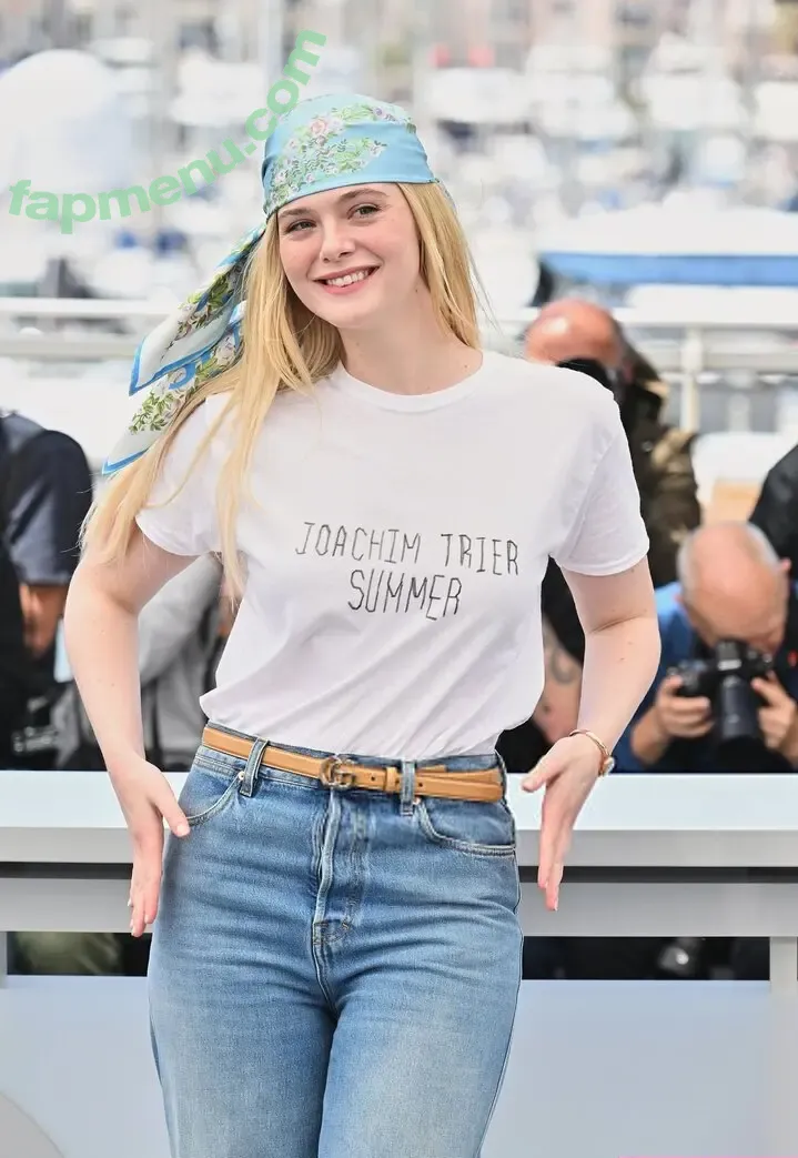 Elle Fanning nude photo #2957 (ellefanning)