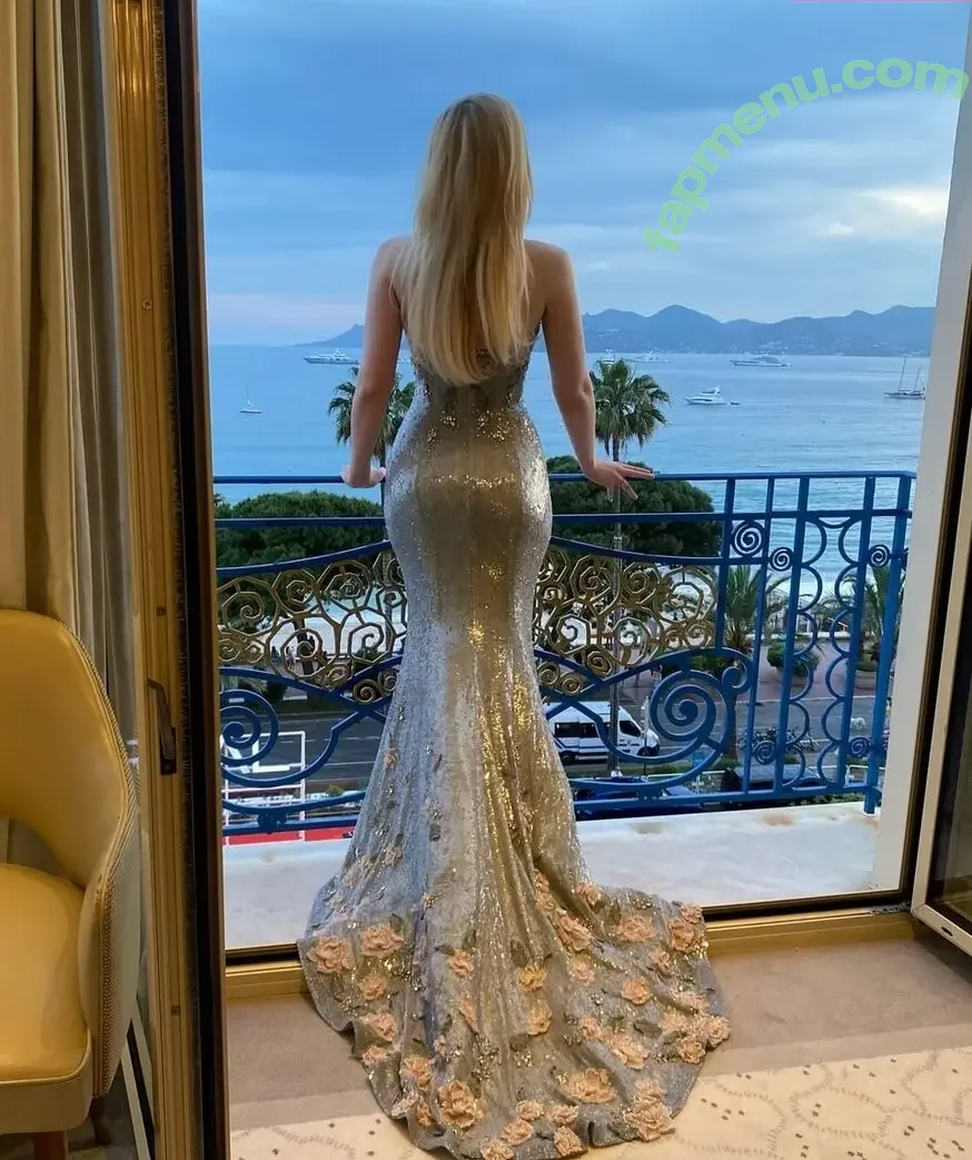 Elle Fanning nude photo #2958 (ellefanning)