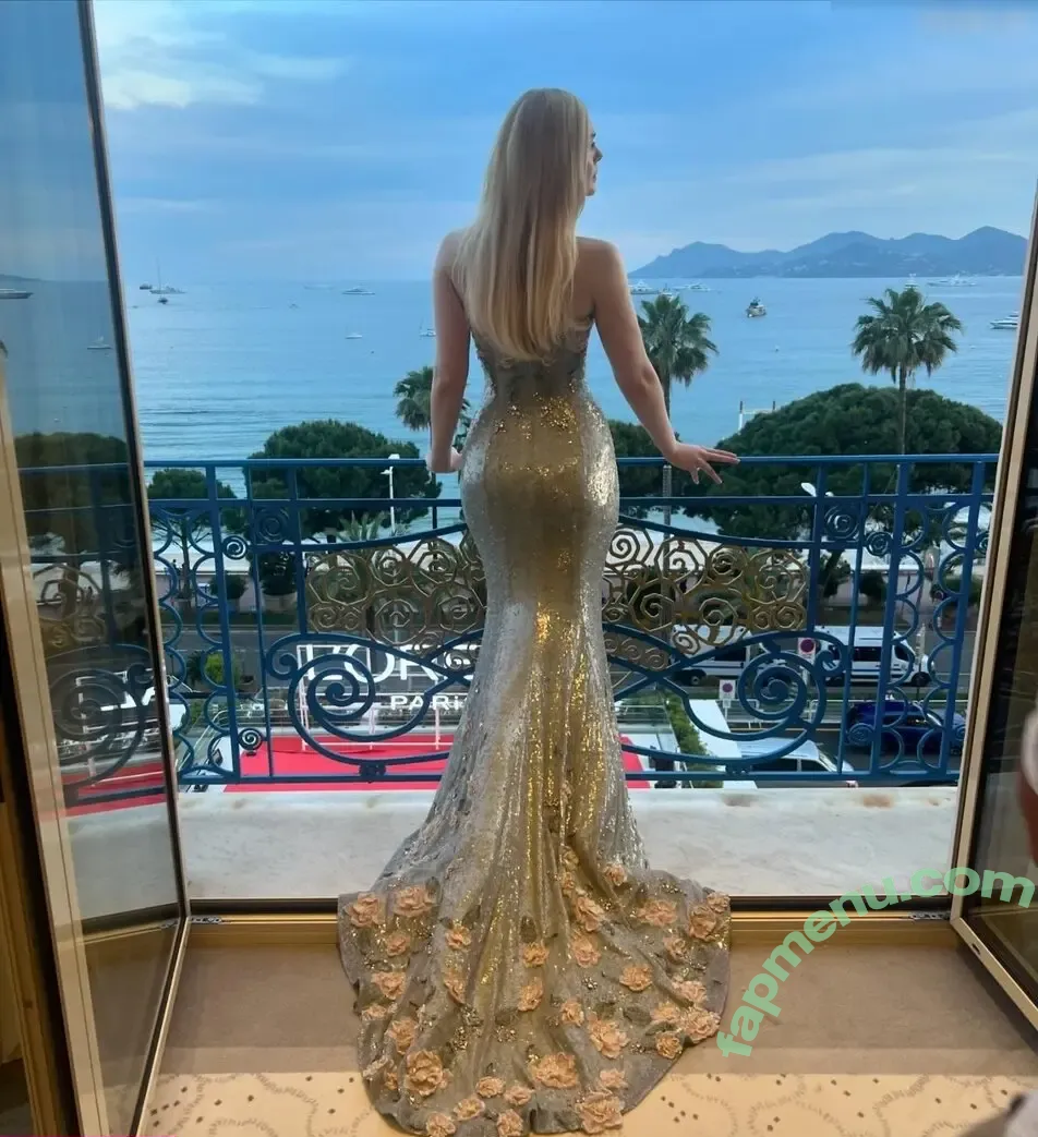 Elle Fanning nude photo #2964 (ellefanning)