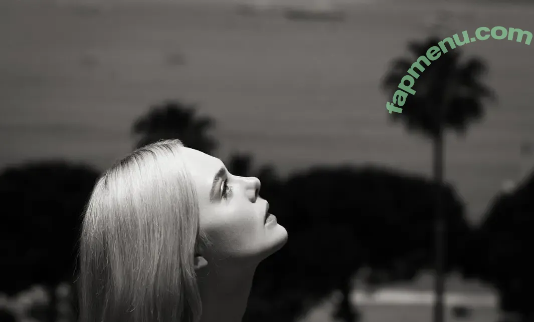 Elle Fanning nude photo #2990 (ellefanning)