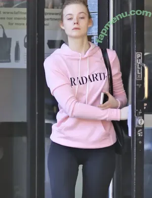 Elle Fanning / ellefanning nude photo #3229