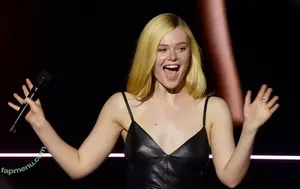 Elle Fanning / ellefanning nude photo #3236