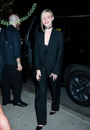 Elle Fanning / ellefanning nude photo #3246