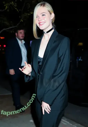 Elle Fanning / ellefanning nude photo #3250