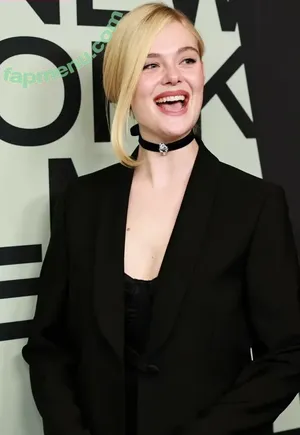 Elle Fanning / ellefanning nude photo #3253