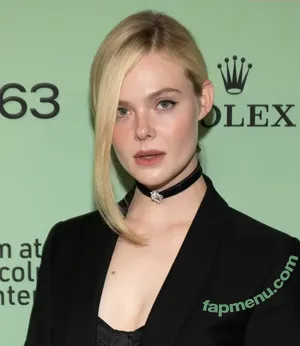 Elle Fanning / ellefanning nude photo #3259