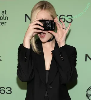 Elle Fanning / ellefanning nude photo #3260