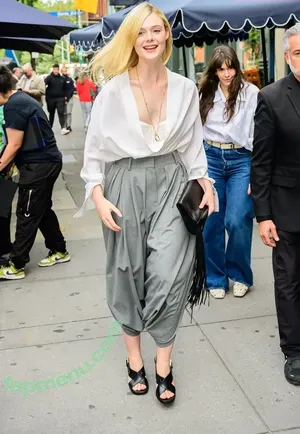 Elle Fanning / ellefanning nude photo #3277