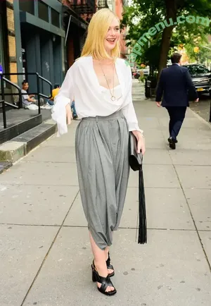 Elle Fanning / ellefanning nude photo #3279