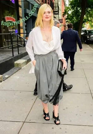 Elle Fanning / ellefanning nude photo #3282