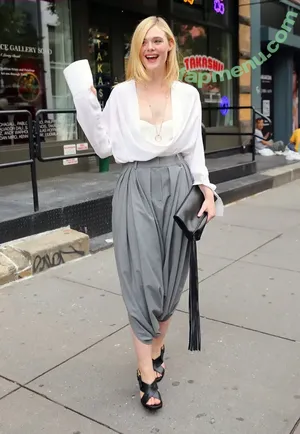 Elle Fanning / ellefanning nude photo #3284