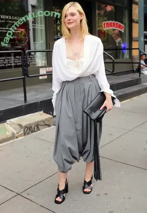 Elle Fanning / ellefanning nude photo #3286