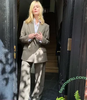 Elle Fanning / ellefanning nude photo #3304