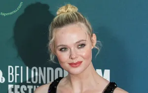 Elle Fanning / ellefanning nude photo #3352
