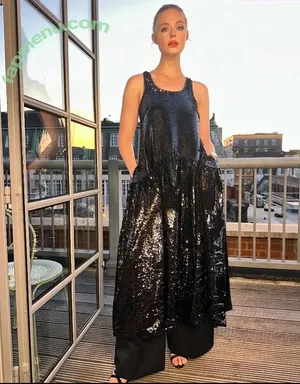 Elle Fanning / ellefanning nude photo #3372