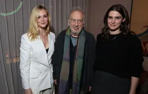 Elle Fanning / ellefanning nude photo #3379