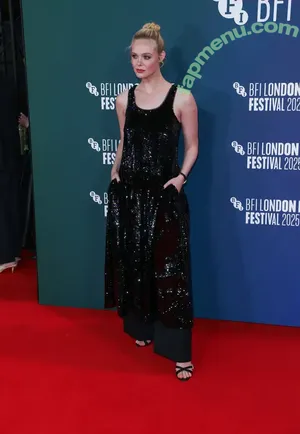 Elle Fanning / ellefanning nude photo #3411