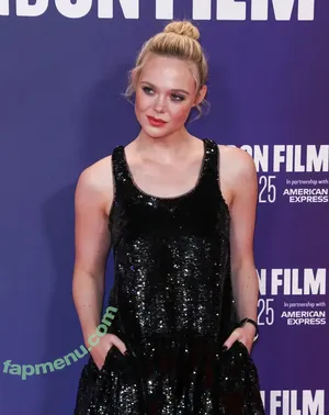 Elle Fanning / ellefanning nude photo #3423