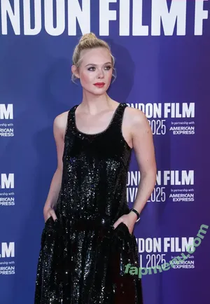 Elle Fanning / ellefanning nude photo #3425