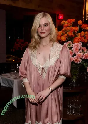 Elle Fanning / ellefanning nude photo #3441