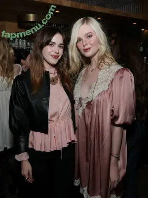 Elle Fanning / ellefanning nude photo #3444