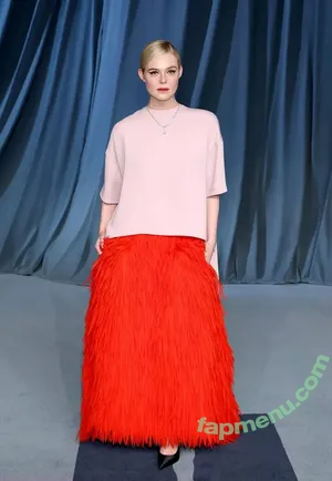 Elle Fanning / ellefanning nude photo #3446