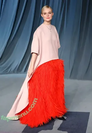 Elle Fanning / ellefanning nude photo #3448