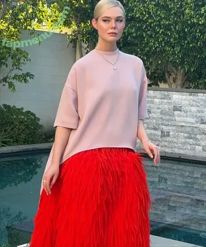 Elle Fanning / ellefanning nude photo #3457