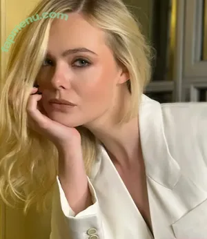 Elle Fanning / ellefanning nude photo #3483