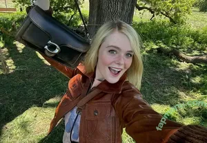 Elle Fanning / ellefanning nude photo #3489