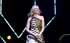 Elle Fanning / ellefanning nude photo #3503