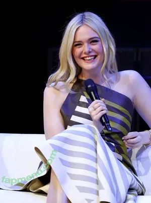 Elle Fanning / ellefanning nude photo #3509