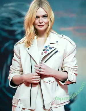 Elle Fanning / ellefanning nude photo #3530